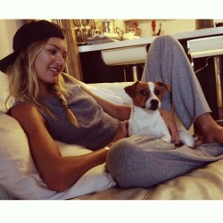 @Anna-Banks: Lucy and I at Jordan’s apartment. 