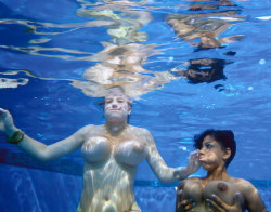 underwater girls