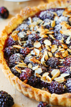 foodffs:  Blackberry Tart with Toasted AlmondsReally nice recipes.