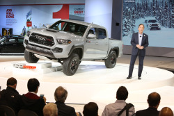 itcars:  Toyota Debuts 2017 Tacoma TRD Pro at Chicago Auto ShowUp