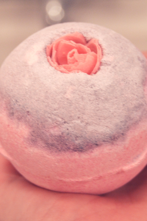 5u5:  5u5:  my first bathbomb !!!  guess who got a urinary tract infection !!  Story of my life…. 