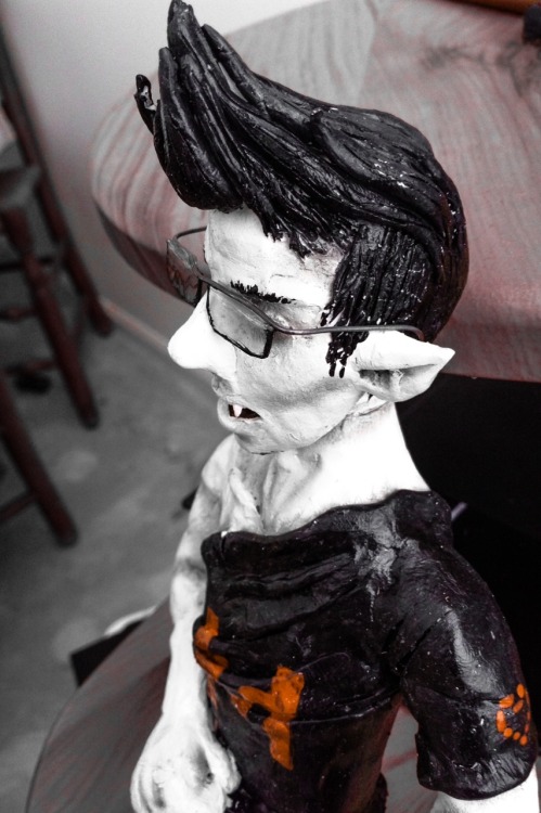 demonicdivagation:  Darkiplier sculpture finished.  Sculpted from Sculpey III oven-bake polymer clay and painted in acrylic paint. 11inches high.