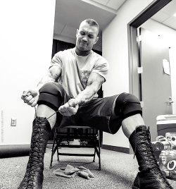 rwfan11:  Randy Orton - lacing up his boots ( I guess he wears