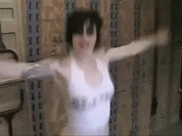 sellyourseconds:What a babe