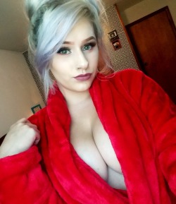 sapphiire in a ruby-red robe marks her debut in the hottest photo
