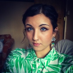 #me #selfie #Hawaiian #shirt #eyes #earrings