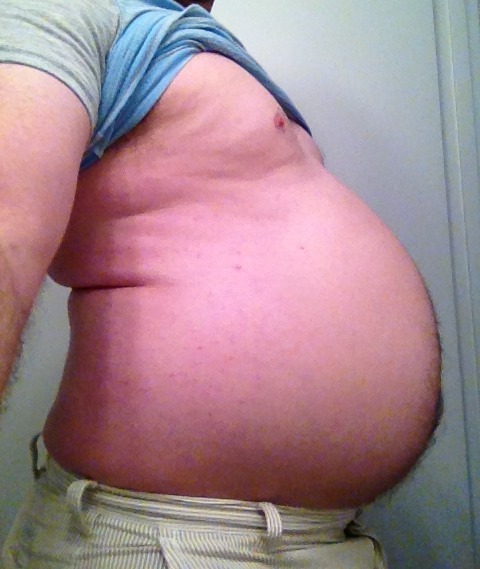 gainer-cub:  Latest pics from being really full. 
