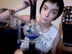 damnnlyssa:  swillmerchants:  update on the fishbowl bong: got