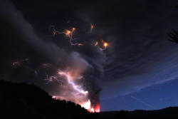 Lightning bolts strike around the Puyehue-Cordon Caulle volcanic