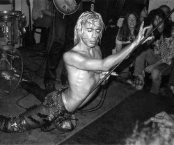 soundsof71:Iggy Pop at New York City punk mecca Max’s Kansas