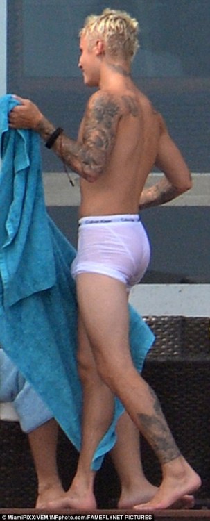 jaustinforever:  Why you think that Justin is wearing a white Calvins? Well bc he know what we want exactly 