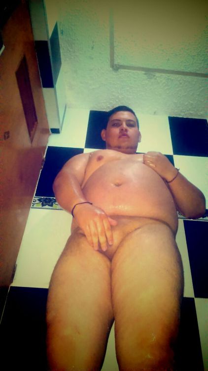 2-bearsbcn:  twocubs1994:  #cub #sexybear #beautiful #colombiano  Estas para comerte, woo ðŸ»ðŸ˜˜