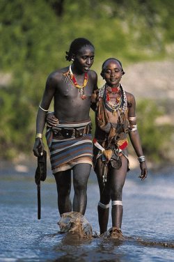 howiviewafrica:  Couple in Ethiopia.   Original love