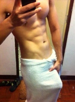 jockswiththickcocks:  ACTIVE gay porn blog, 18  ——>!! jockswiththickcocks !!<——