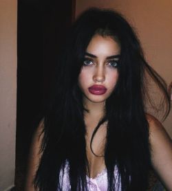 Bella (12 Photo)