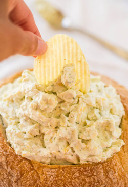 do-not-touch-my-food:  Ranch and Cheese Bread Bowl Dip 