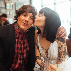 pissy247:  elmakias:  Oli and Hannah in Cleveland Ohio at AP