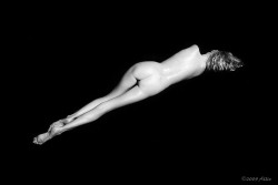 allioart: allioart: January Moonpassione per la pelle nuda fotografia