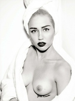 gotcelebsnaked:  Miley Cyrus - nude in Vogue Magazine (March