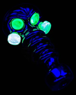 piecedr:  Glow-in-the-dark Gas Mask 🎆______________________________________________