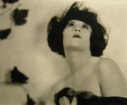 madivinecomedie: Max Munn Autrey. Margaret Livingston 1927 See