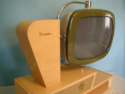 aquamarinedreamvintage:  Awesome atomic / midcentury modern TV