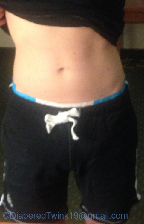 diaperedtwink19:  diapertwink19: More photo’s of myself 