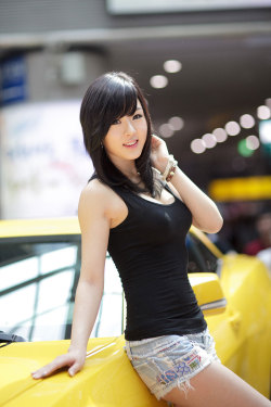 koreangirlshd:  Hwang Mi Hee Chevrolet promotion event in 2011