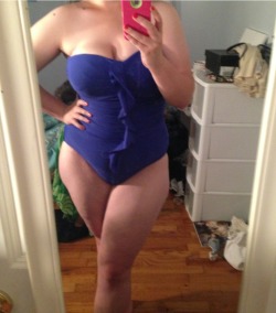 fatphrodite:  Oh yes this is a good swimsuit No idea where it’s