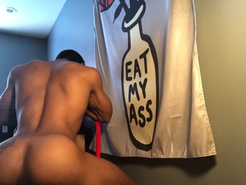 sexxyblack81:  Dam I will everyday of the week.