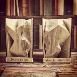 mymodernmet:  Artist Nicola Nobo Repurposes Old Books into 3d