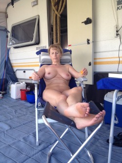 naturistelyon:  Au camping At the camping 