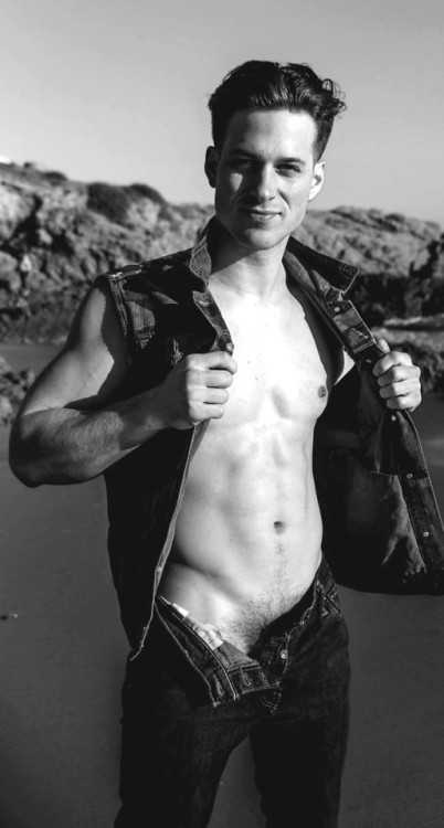 domlebasworld:  DOMLEBASWORLDhttps://domlebasworld.tumblr.com/nsfw