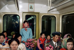 fotojournalismus:  Subway. North Korea, 1982. Photo by Hiroji