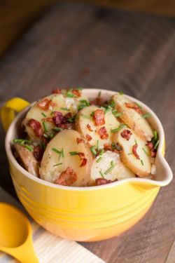 foodffs:  Hot German Potato Salad Really nice recipes. Every