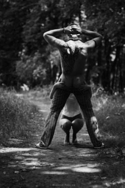 asmodeus-cain:  blonde-kinky-chic:  💋 ❤  Romantic walks