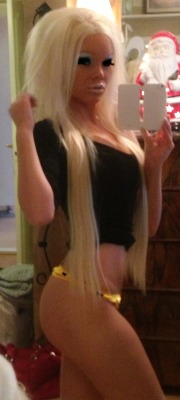 sluttydruggie:  100% Barbie :-)  I’d unload in her.