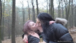 Isabell & Anna - wasted lesbiansEin bisschen besoffen, ein