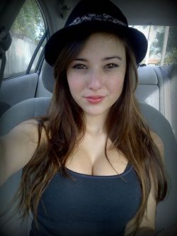 girlsofgoogle:  Angie Varona 