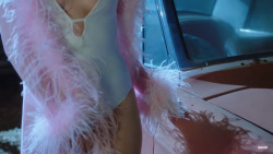 angelsfilth:    Kali Uchis “Loner”  