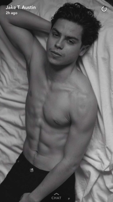 hotcelebs2000:  JAKE T AUSTIN 