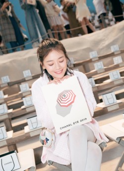 [HQ] Ma Sichun  at the Chanel S/S 2019 runway show at Paris Fashion