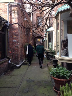 silvestriss:Emma and Eryn in an alley
