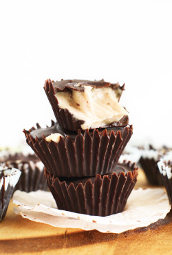 do-not-touch-my-food:  Peanut Butter Mousse Cups 