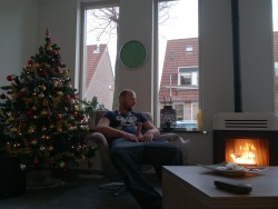 mliesh:  Jerking at home between new stove and CristmasTree 