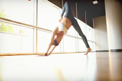 with-grace-and-guts:  eka pada adho mukha svanasana - 3 leg down