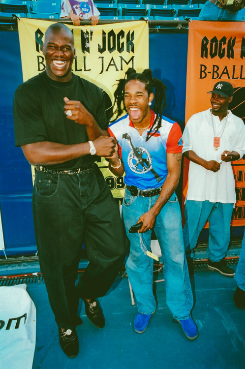 strappedarchives:    Shaquille O’Neal & Busta Rhymes photographed