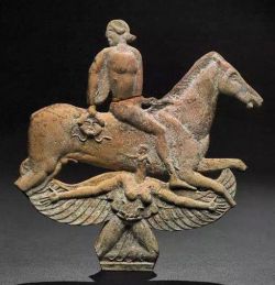 archaicwonder:  Terracotta Plaque with Perseus and Medusa, 490-470