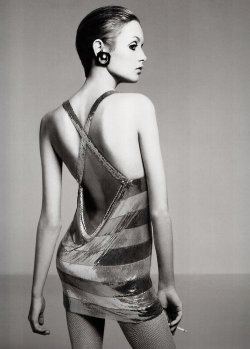 fortheloveofsequins:  Twiggy by Richard Avedon, New York, April