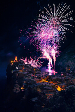 plasmatics-life:  Fireworks | Liguria - Italy - (by Giuseppe